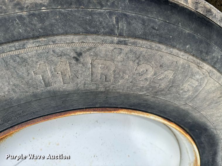 image for item NO9386 2006 International 7600  vacuum truck