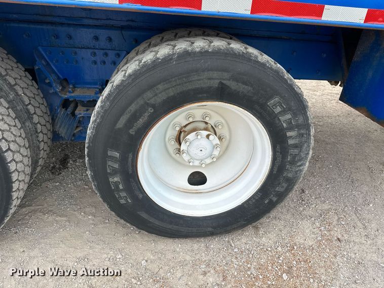 image for item NO9386 2006 International 7600  vacuum truck