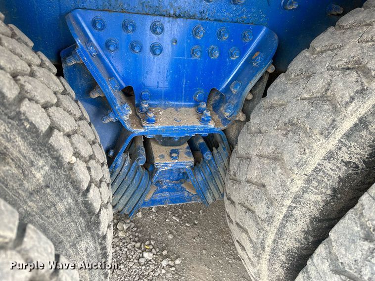 image for item NO9386 2006 International 7600  vacuum truck