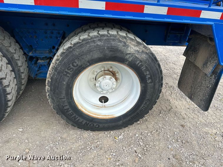 image for item NO9386 2006 International 7600  vacuum truck