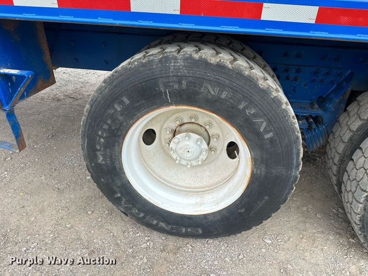 image for item NO9386 2006 International 7600  vacuum truck