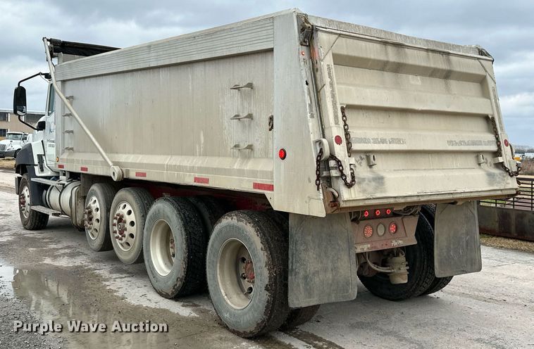 image for item NO9417 2014 Caterpillar CT660  dump truck