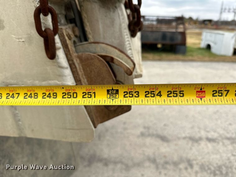 image for item NO9417 2014 Caterpillar CT660  dump truck