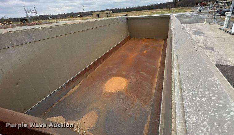 image for item NO9417 2014 Caterpillar CT660  dump truck