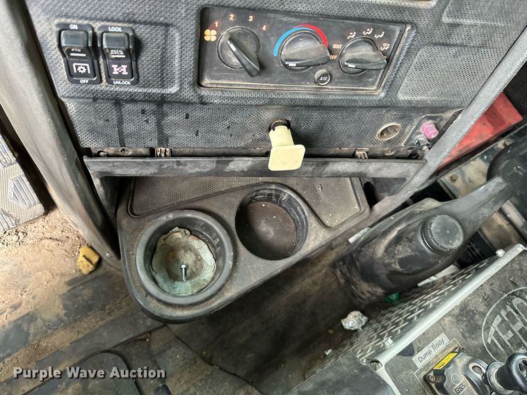 image for item NO9417 2014 Caterpillar CT660  dump truck