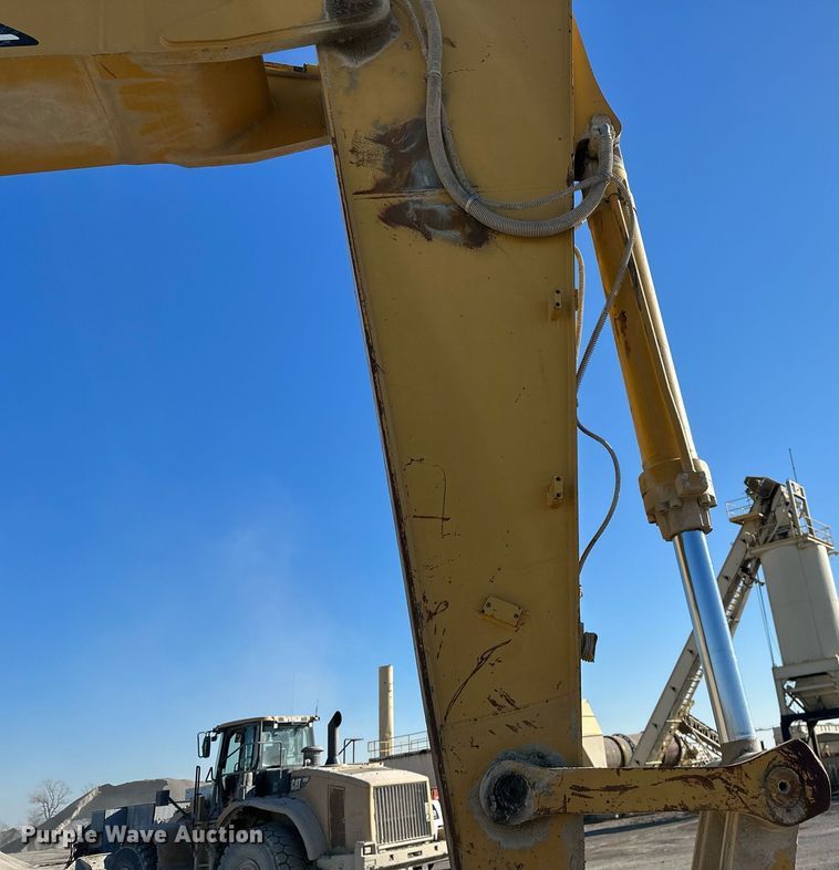 image for item NO9487 2006 Caterpillar 330C L  excavator