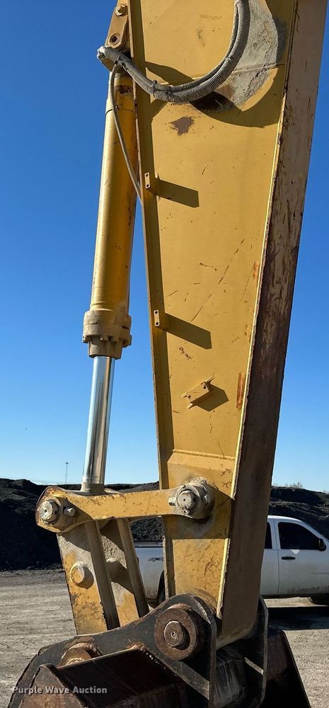 image for item NO9487 2006 Caterpillar 330C L  excavator