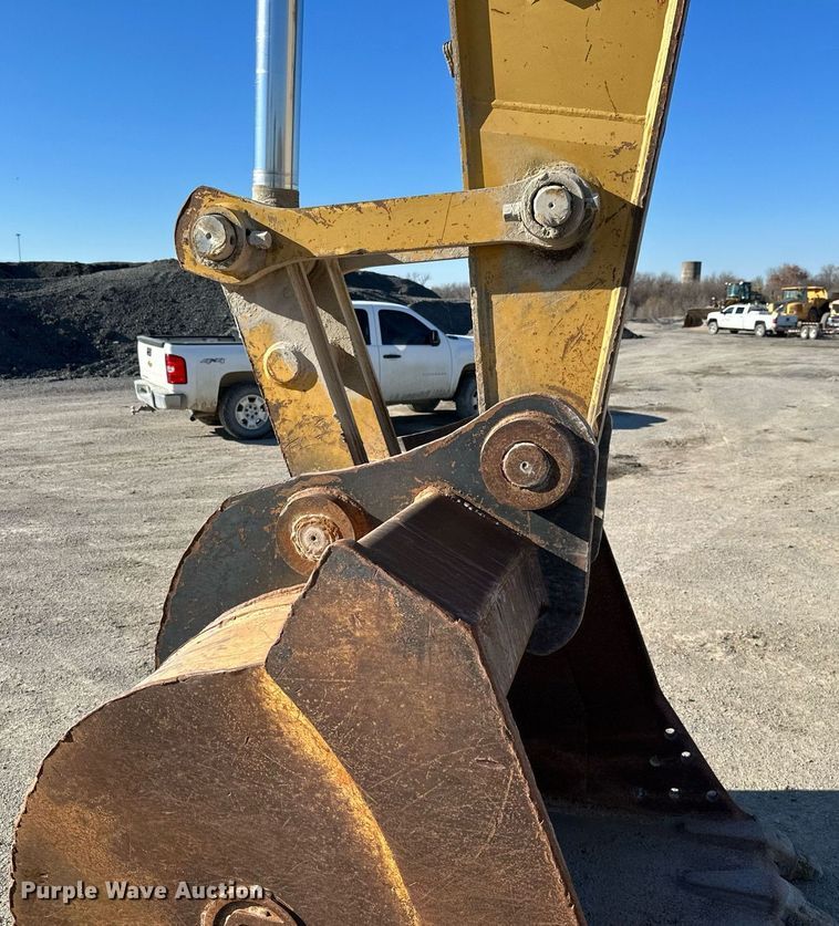 image for item NO9487 2006 Caterpillar 330C L  excavator