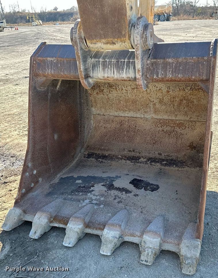 image for item NO9487 2006 Caterpillar 330C L  excavator