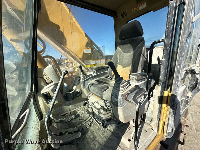 image for item NO9487 2006 Caterpillar 330C L  excavator