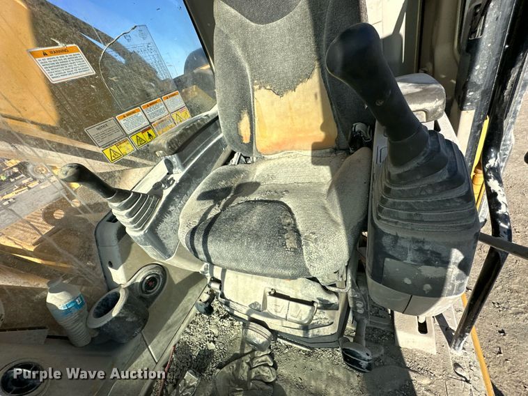 image for item NO9487 2006 Caterpillar 330C L  excavator