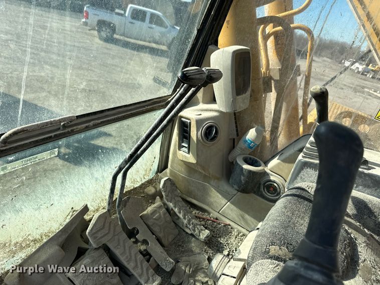 image for item NO9487 2006 Caterpillar 330C L  excavator