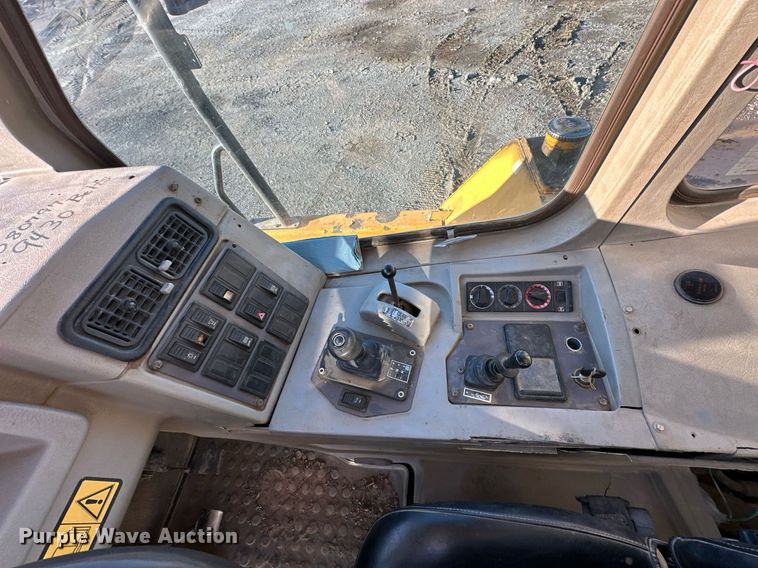 image for item NO9492 2002 Moxy MT31  haul truck