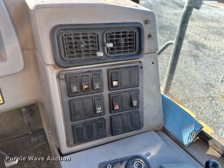 image for item NO9492 2002 Moxy MT31  haul truck