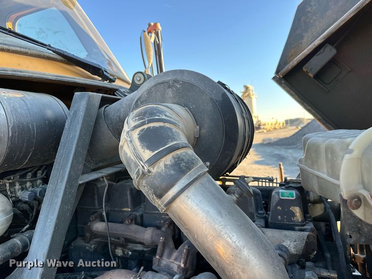 image for item NO9492 2002 Moxy MT31  haul truck