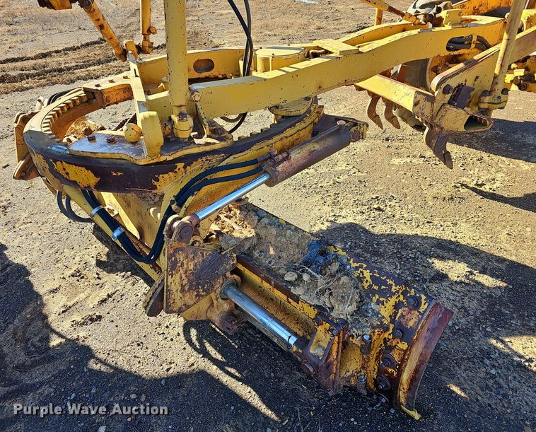 image for item NP9137 1966 Caterpillar 12F  rigid frame motor grader