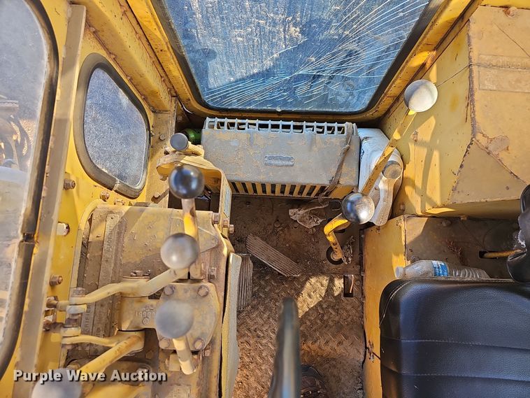 image for item NP9137 1966 Caterpillar 12F  rigid frame motor grader