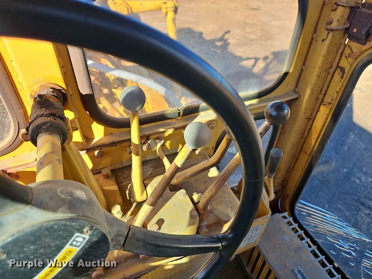 image for item NP9137 1966 Caterpillar 12F  rigid frame motor grader