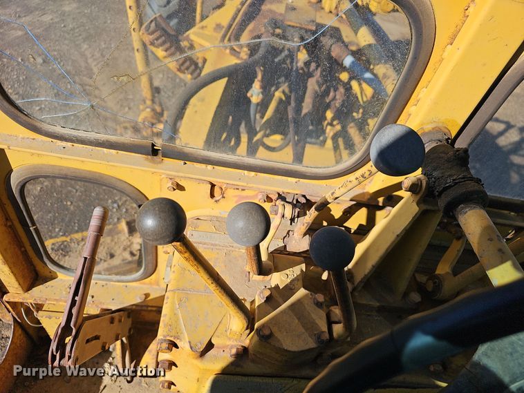 image for item NP9137 1966 Caterpillar 12F  rigid frame motor grader