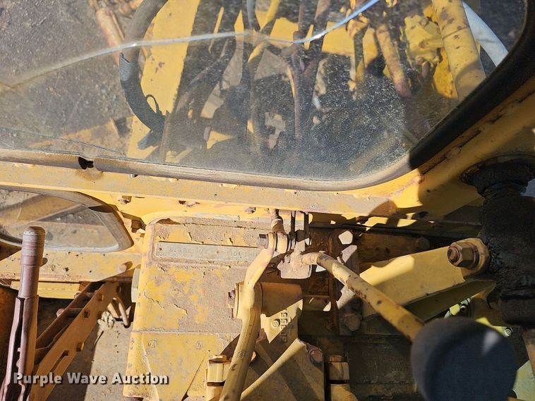 image for item NP9137 1966 Caterpillar 12F  rigid frame motor grader