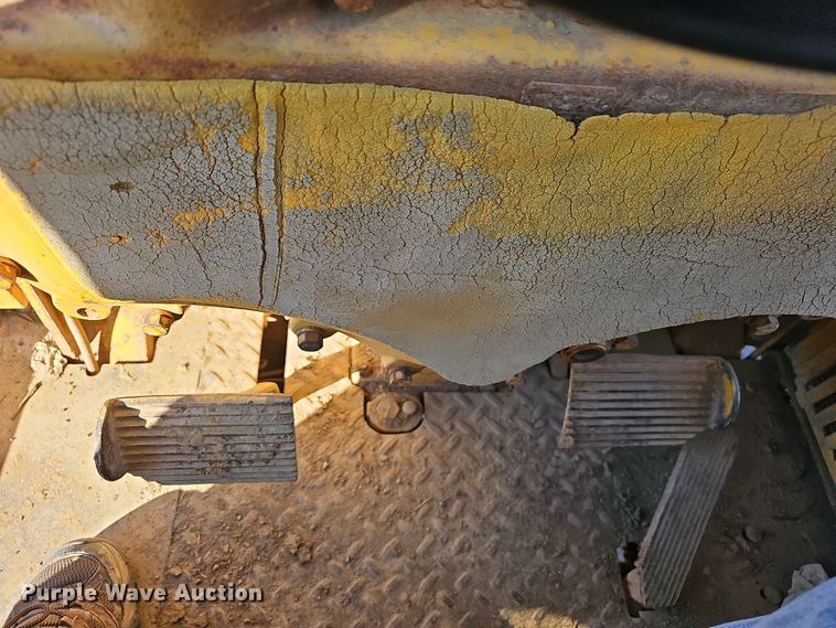 image for item NP9137 1966 Caterpillar 12F  rigid frame motor grader