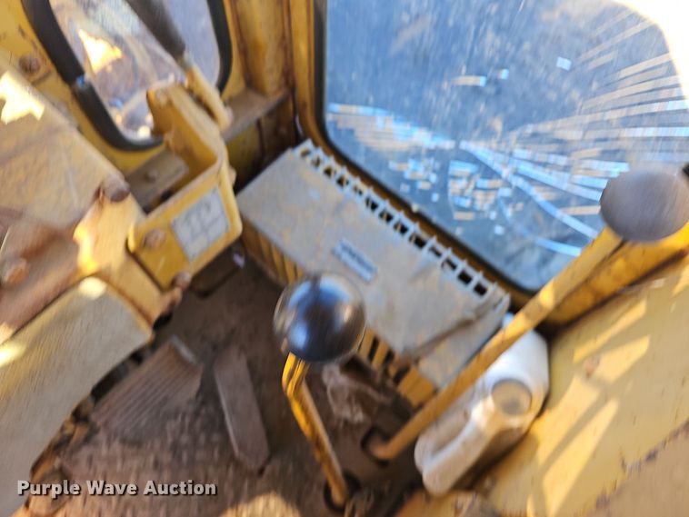 image for item NP9137 1966 Caterpillar 12F  rigid frame motor grader