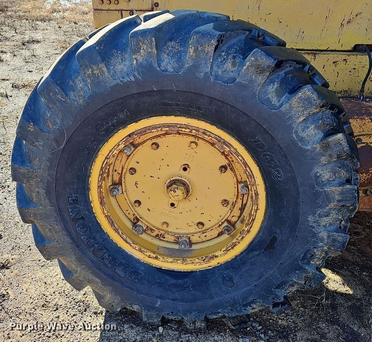 image for item NP9137 1966 Caterpillar 12F  rigid frame motor grader