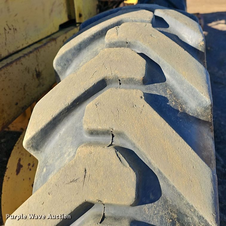 image for item NP9137 1966 Caterpillar 12F  rigid frame motor grader