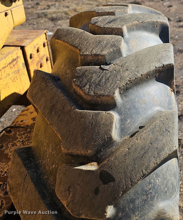 image for item NP9137 1966 Caterpillar 12F  rigid frame motor grader