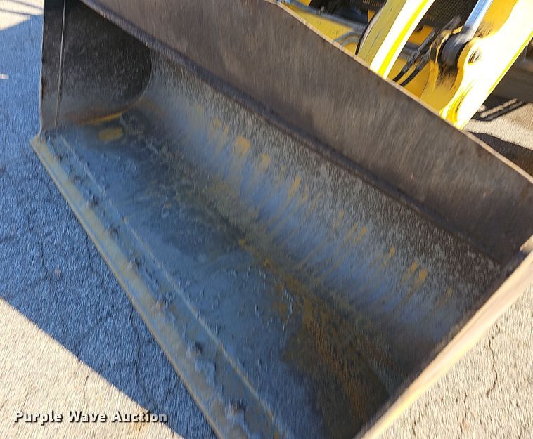 image for item NP9237 2014 New Holland U80C  landscape tractor