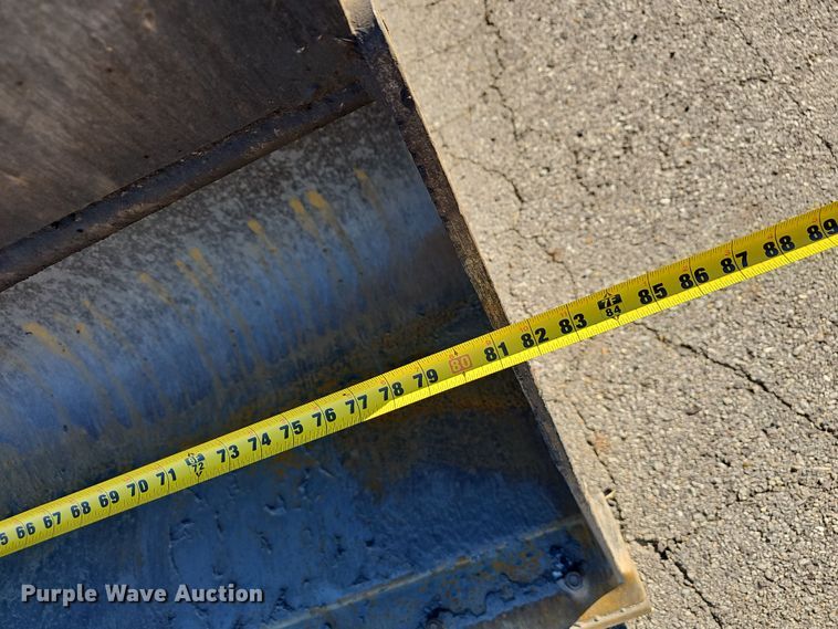 image for item NP9237 2014 New Holland U80C  landscape tractor