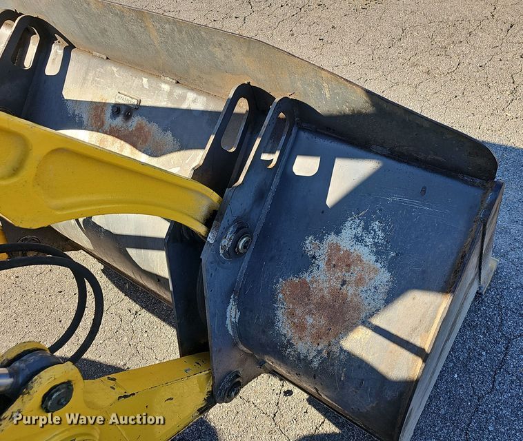 image for item NP9237 2014 New Holland U80C  landscape tractor