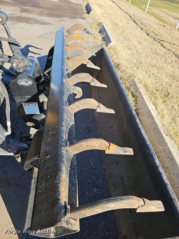 image for item NP9237 2014 New Holland U80C  landscape tractor