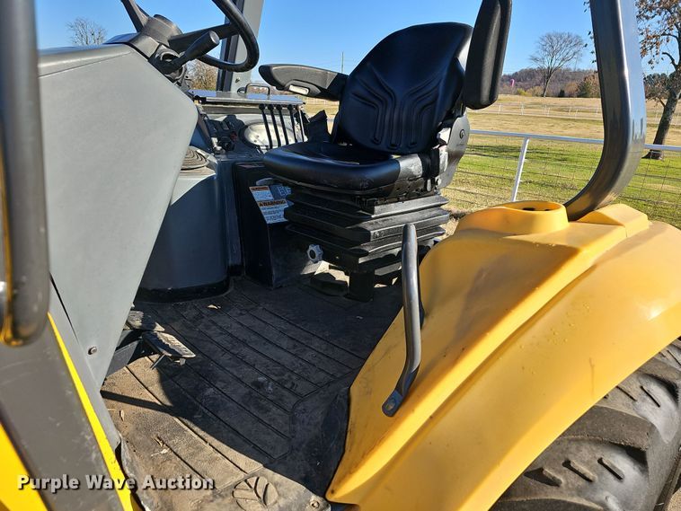 image for item NP9237 2014 New Holland U80C  landscape tractor