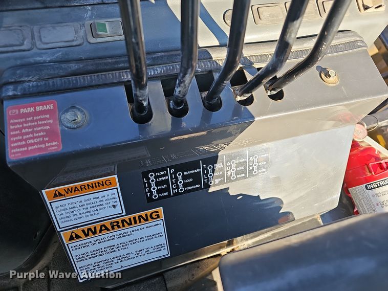 image for item NP9237 2014 New Holland U80C  landscape tractor