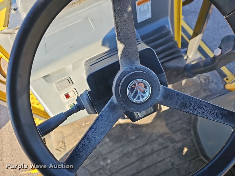 image for item NP9237 2014 New Holland U80C  landscape tractor