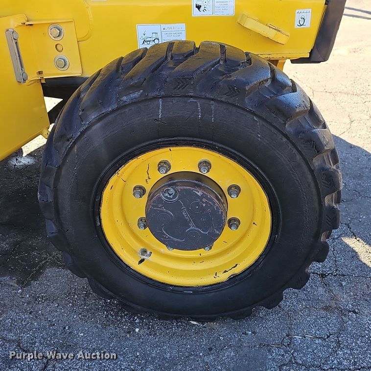 image for item NP9237 2014 New Holland U80C  landscape tractor