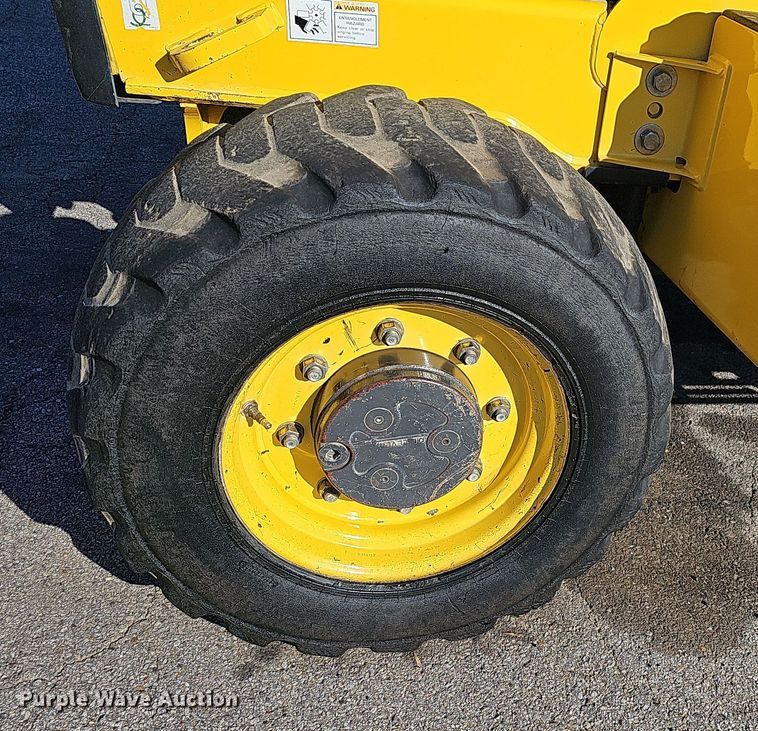 image for item NP9237 2014 New Holland U80C  landscape tractor