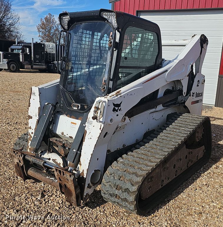 image for item NP9245 2013 Bobcat T870  tracked skid steer loader