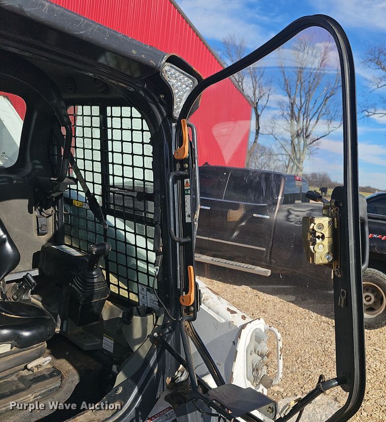 image for item NP9245 2013 Bobcat T870  tracked skid steer loader