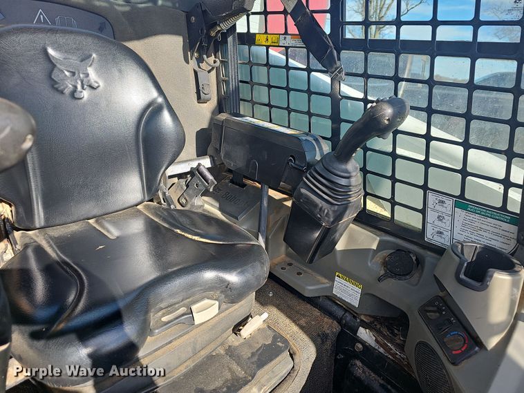 image for item NP9245 2013 Bobcat T870  tracked skid steer loader