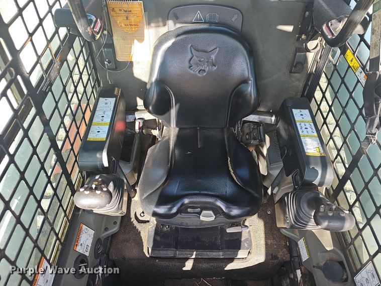 image for item NP9245 2013 Bobcat T870  tracked skid steer loader