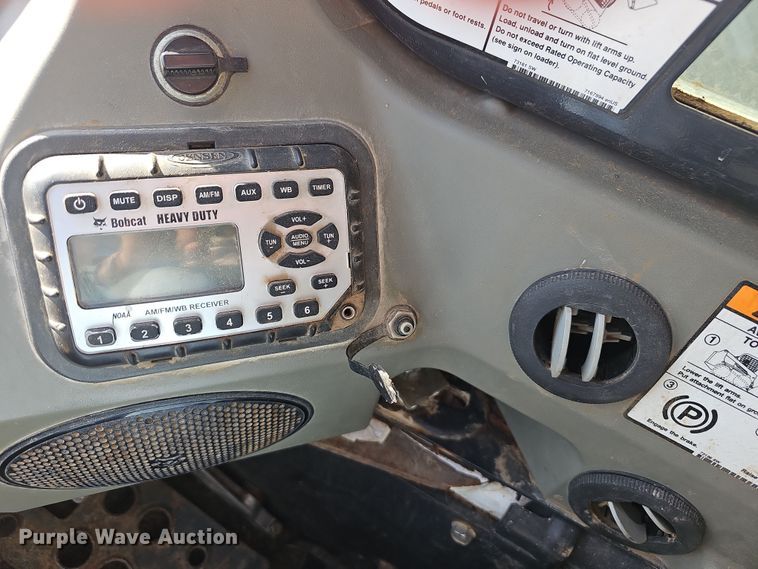 image for item NP9245 2013 Bobcat T870  tracked skid steer loader