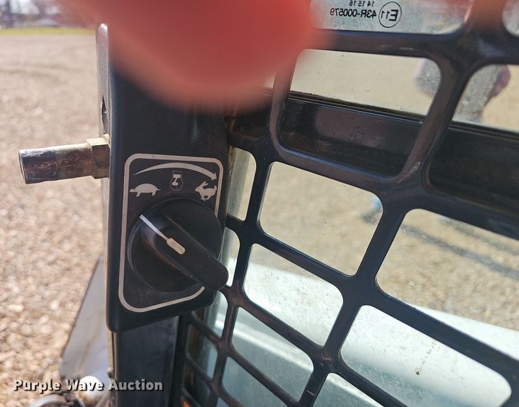 image for item NP9245 2013 Bobcat T870  tracked skid steer loader