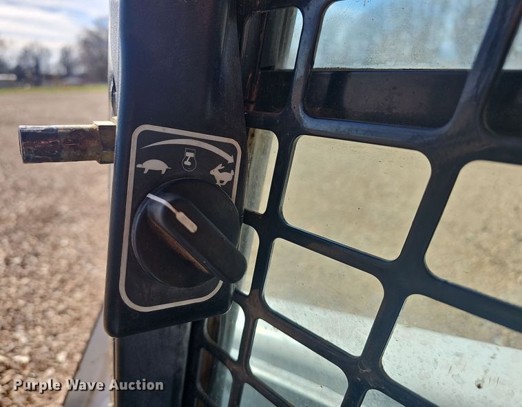 image for item NP9245 2013 Bobcat T870  tracked skid steer loader