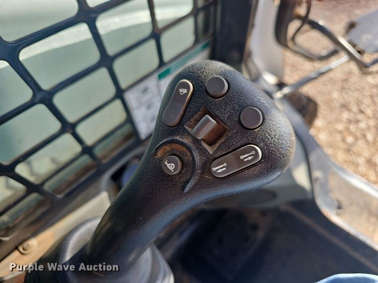 image for item NP9245 2013 Bobcat T870  tracked skid steer loader