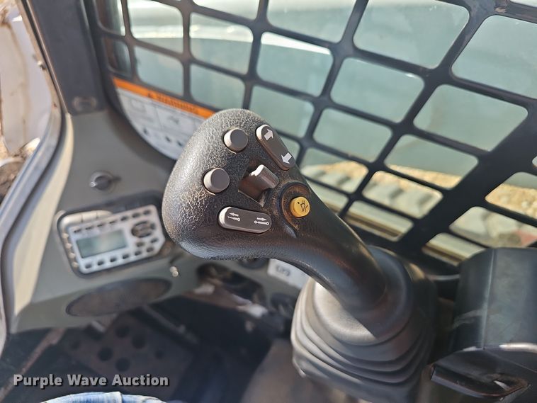 image for item NP9245 2013 Bobcat T870  tracked skid steer loader