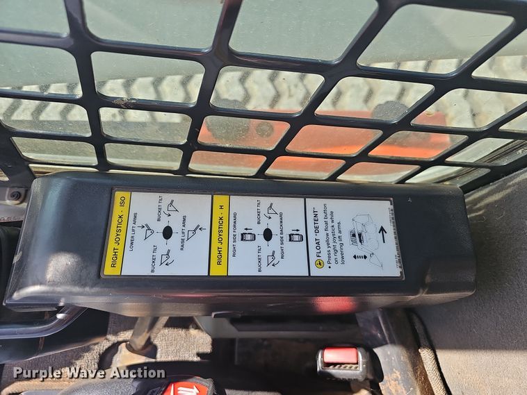 image for item NP9245 2013 Bobcat T870  tracked skid steer loader