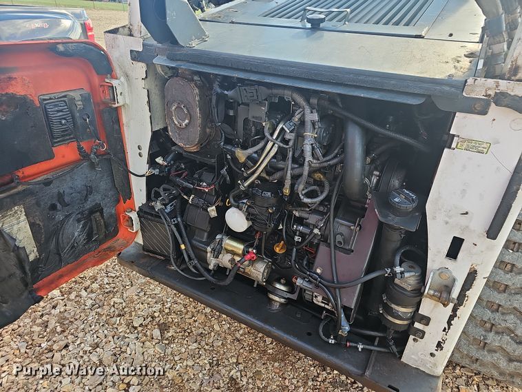 image for item NP9245 2013 Bobcat T870  tracked skid steer loader