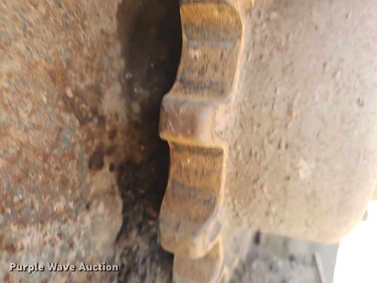 image for item NP9245 2013 Bobcat T870  tracked skid steer loader